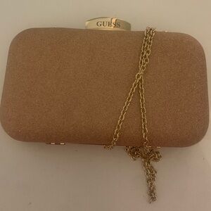 NWOT GUESS ROSE GOLD CLUTCH 🔥🔥🔥🔥